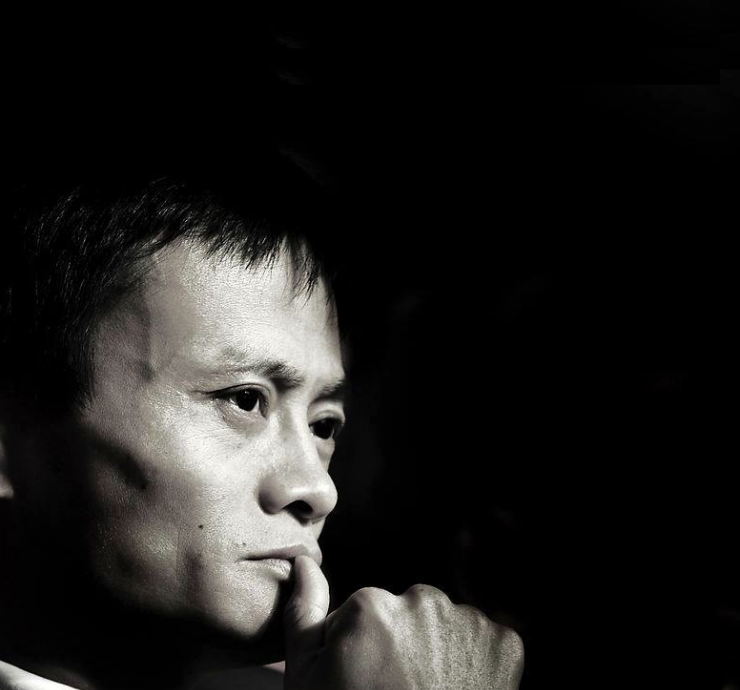 Основатель корпорации Alibaba провалился на 30 собеседованиях, прежде чем стал самым богатым человеком Китая