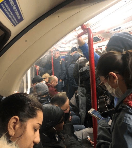 Лондонское метро за пару дней до объявления тотального карантина